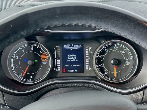 Used 2019 Jeep Cherokee Latitude Plus w/ Cold Weather Group image 12