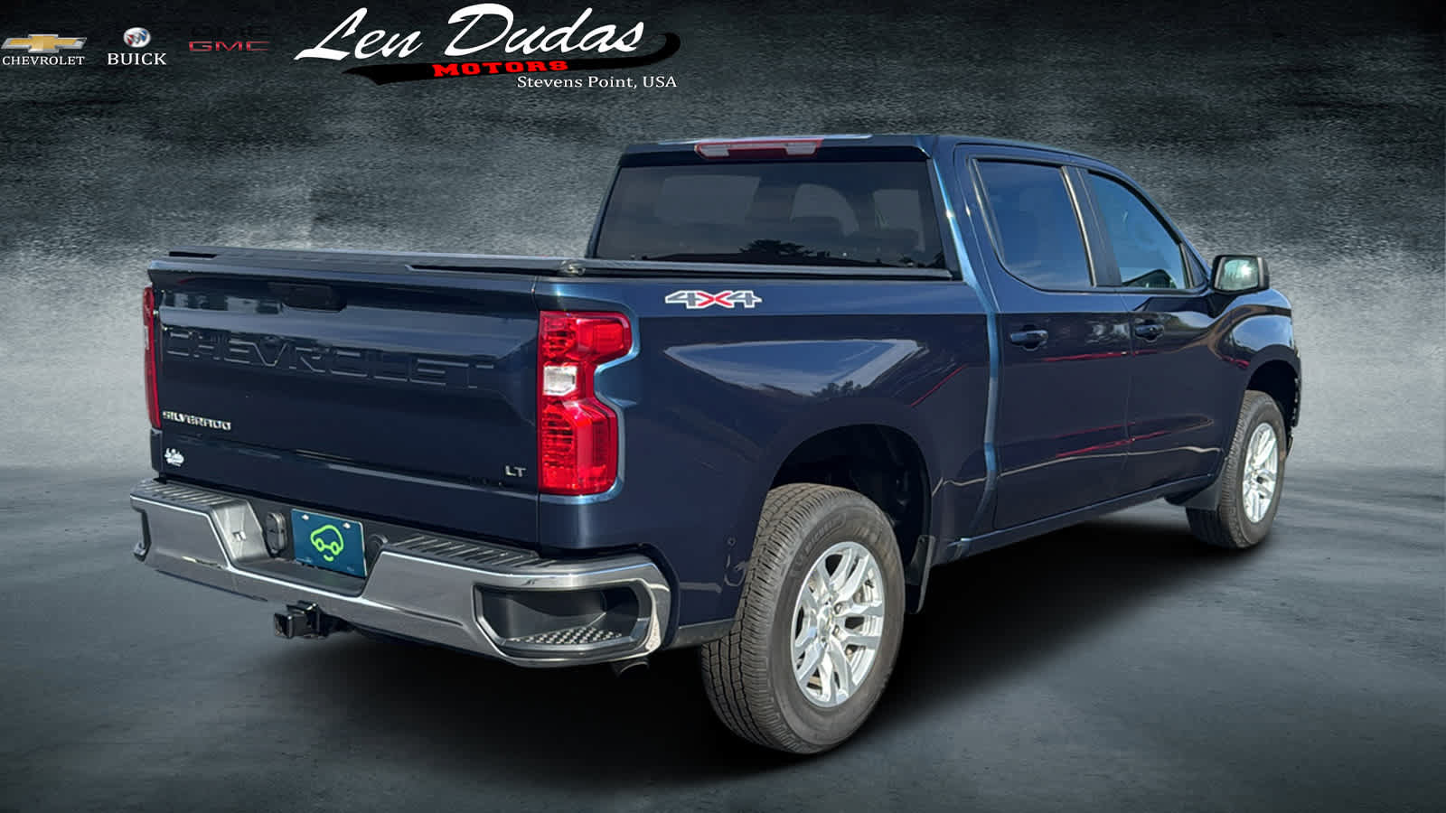 Used 2022 Chevrolet Silverado 1500 LT AWD/4WD image 4