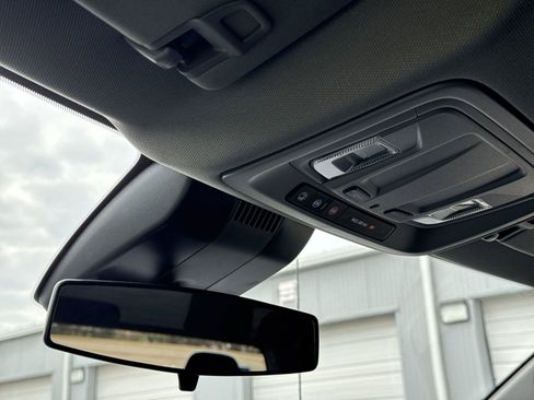 Used 2025 GMC Sierra 1500 Elevation image 27