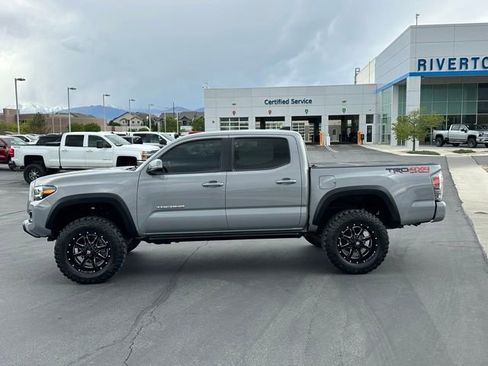 Used 2020 Toyota Tacoma TRD Off-Road w/ Technology Package AWD/4WD image 20