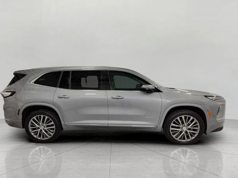Used 2025 Buick Enclave Avenir w/ Super Cruise Package AWD/4WD image 11