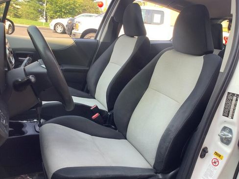 Used 2013 Toyota Yaris LE FWD image 11