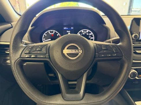Used 2024 Nissan Altima 2.5 S FWD image 21