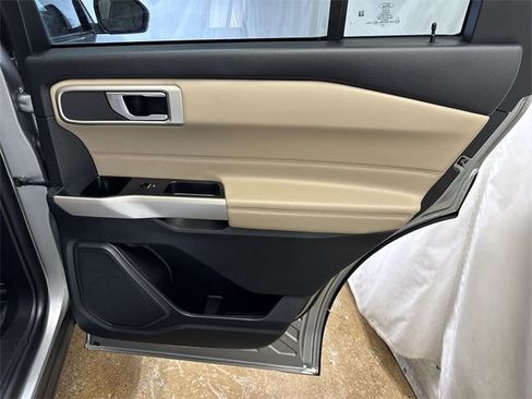 Used 2023 Ford Explorer XLT w/ Equipment Group 202A image 28