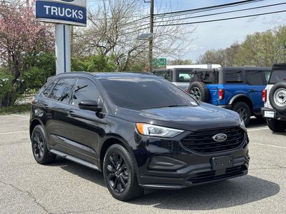 Used 2023 Ford Edge SE w/ Black Appearance Package