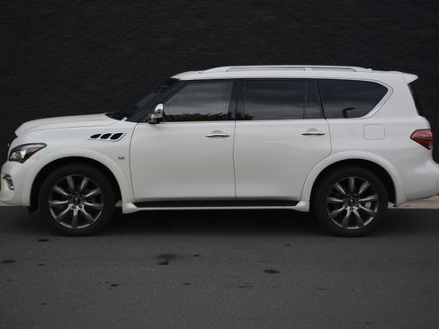 Used 2017 INFINITI QX80 Signature Edition RWD image 2