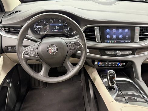 Used 2020 Buick Enclave Premium AWD/4WD image 32