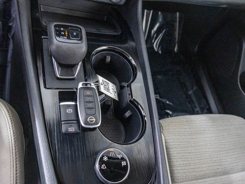 Used 2023 Nissan Rogue SV image 69