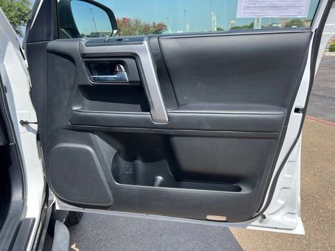 Used 2020 Toyota 4Runner SR5 Premium RWD image 18