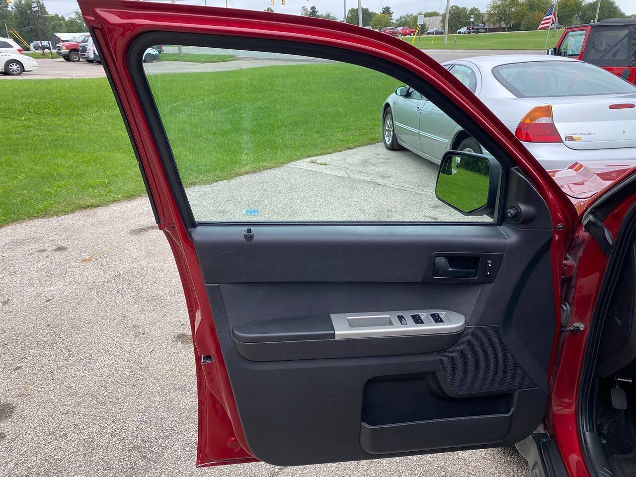 Used 2010 Ford Escape XLT FWD image 31