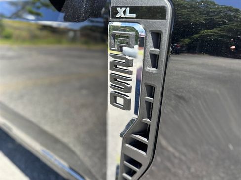 New 2025 Ford F250 XL w/ XL Chrome Package image 22