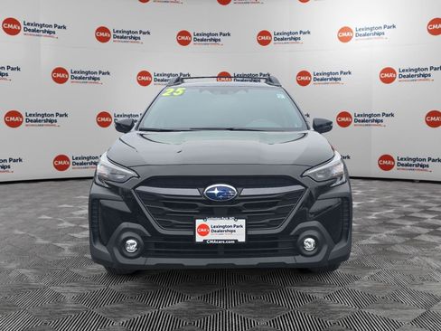 Used 2025 Subaru Outback Premium image 2