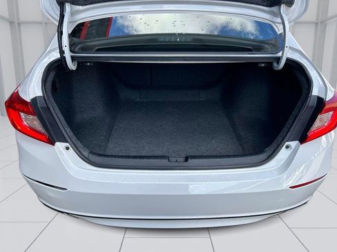 Used 2018 Honda Accord Sport image 13