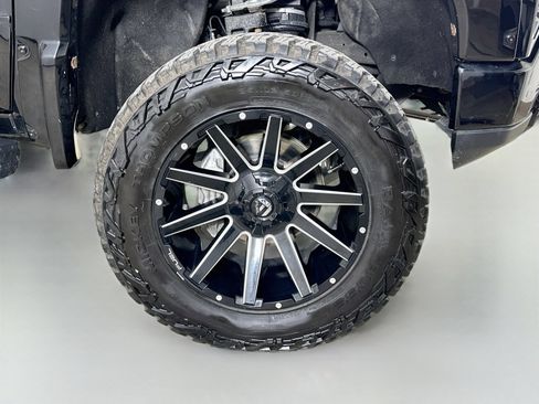 Used 2023 GMC Sierra 1500 AT4 w/ AT4 Premium Package AWD/4WD image 10