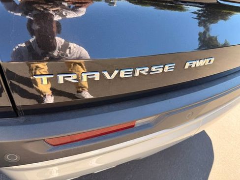 Used 2024 Chevrolet Traverse LT AWD/4WD image 27