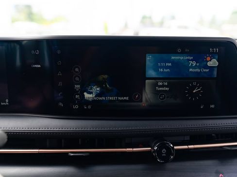 Used 2025 Nissan Ariya AWD image 15