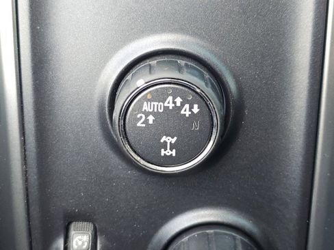 Used 2017 Chevrolet Silverado 1500 LTZ AWD/4WD image 12