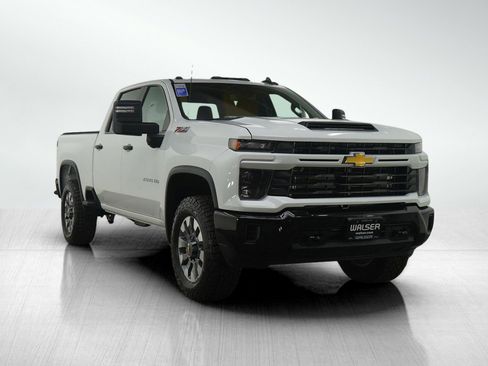 Used 2024 Chevrolet Silverado 2500 Custom w/ Custom Value Package image 8