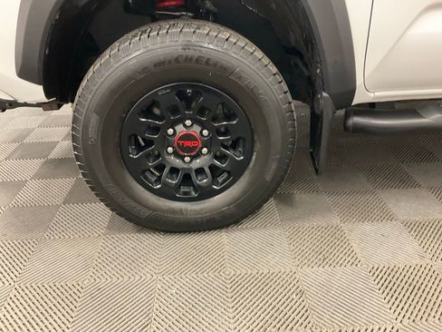 Used 2017 Toyota Tacoma TRD Pro AWD/4WD image 14