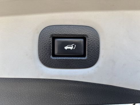 Used 2016 Nissan Rogue SL w/ SL Premium Package image 6