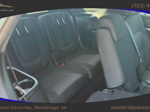 Used 2019 Ford Explorer XLT FWD image 19