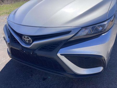 Used 2022 Toyota Camry SE image 9