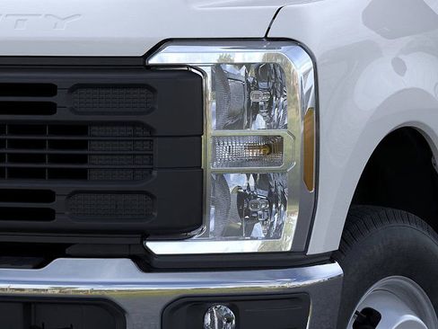 New 2026 Ford F350 XL w/ XL Chrome Package AWD/4WD image 18
