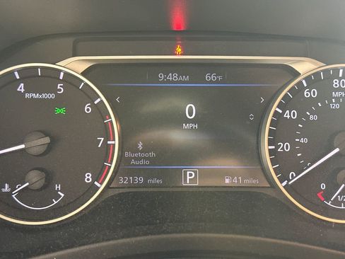 Used 2020 Nissan Sentra SV w/ SV Premium Package image 4