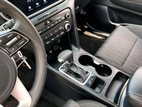 Used 2022 Kia Sportage LX image 15