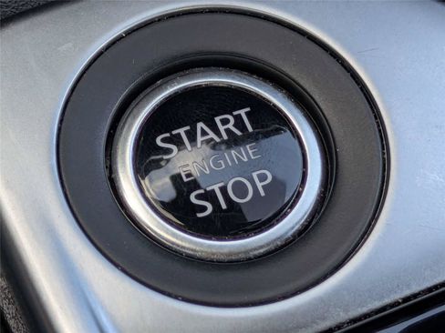 Used 2025 Nissan Sentra SV FWD image 28