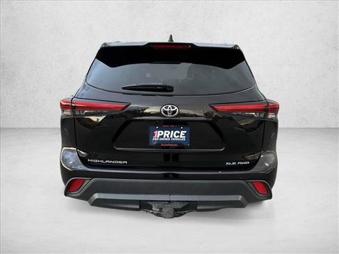 Used 2021 Toyota Highlander XLE image 6