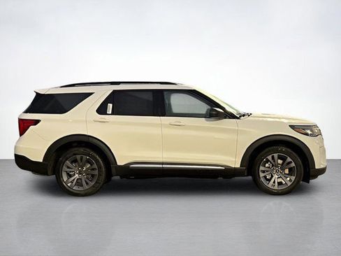 New 2026 Ford Explorer Active w/ Active Comfort Package image 2