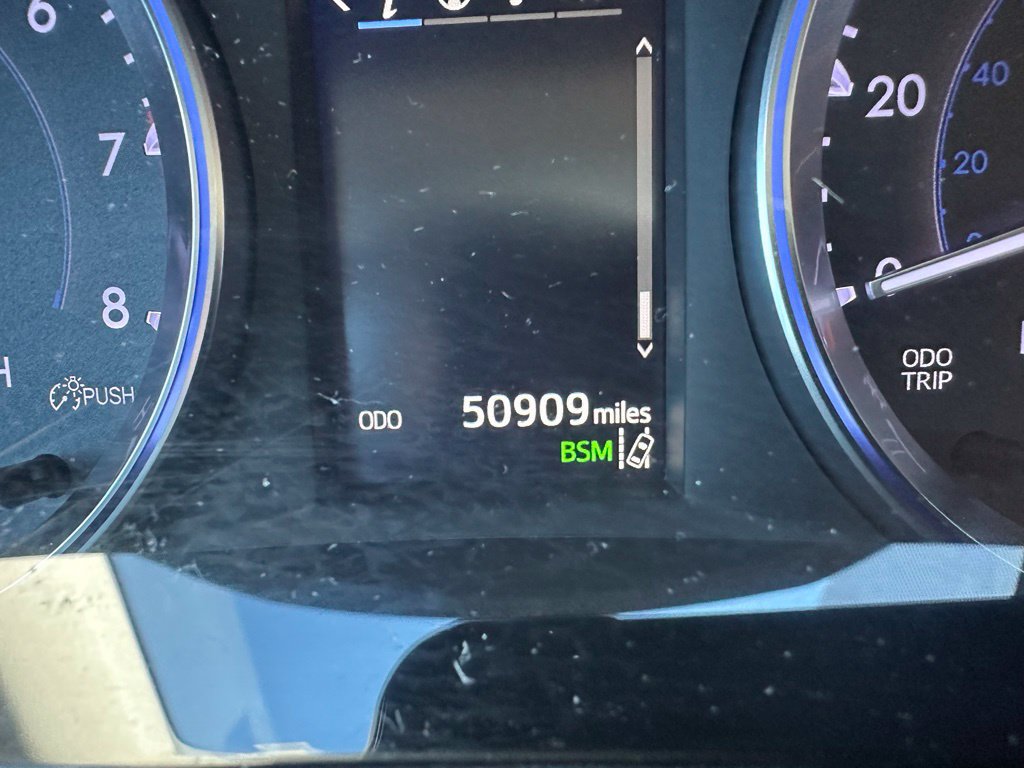 Certified 2019 Toyota Highlander XLE FWD image 13