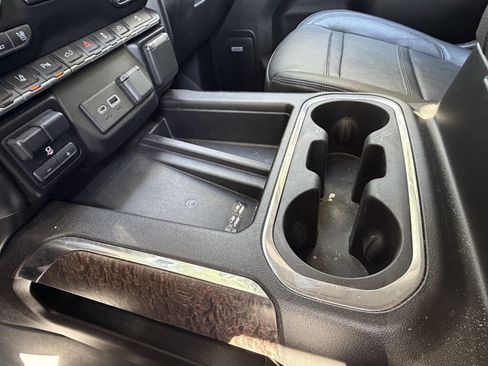 Used 2022 GMC Sierra 3500 Denali AWD/4WD image 27