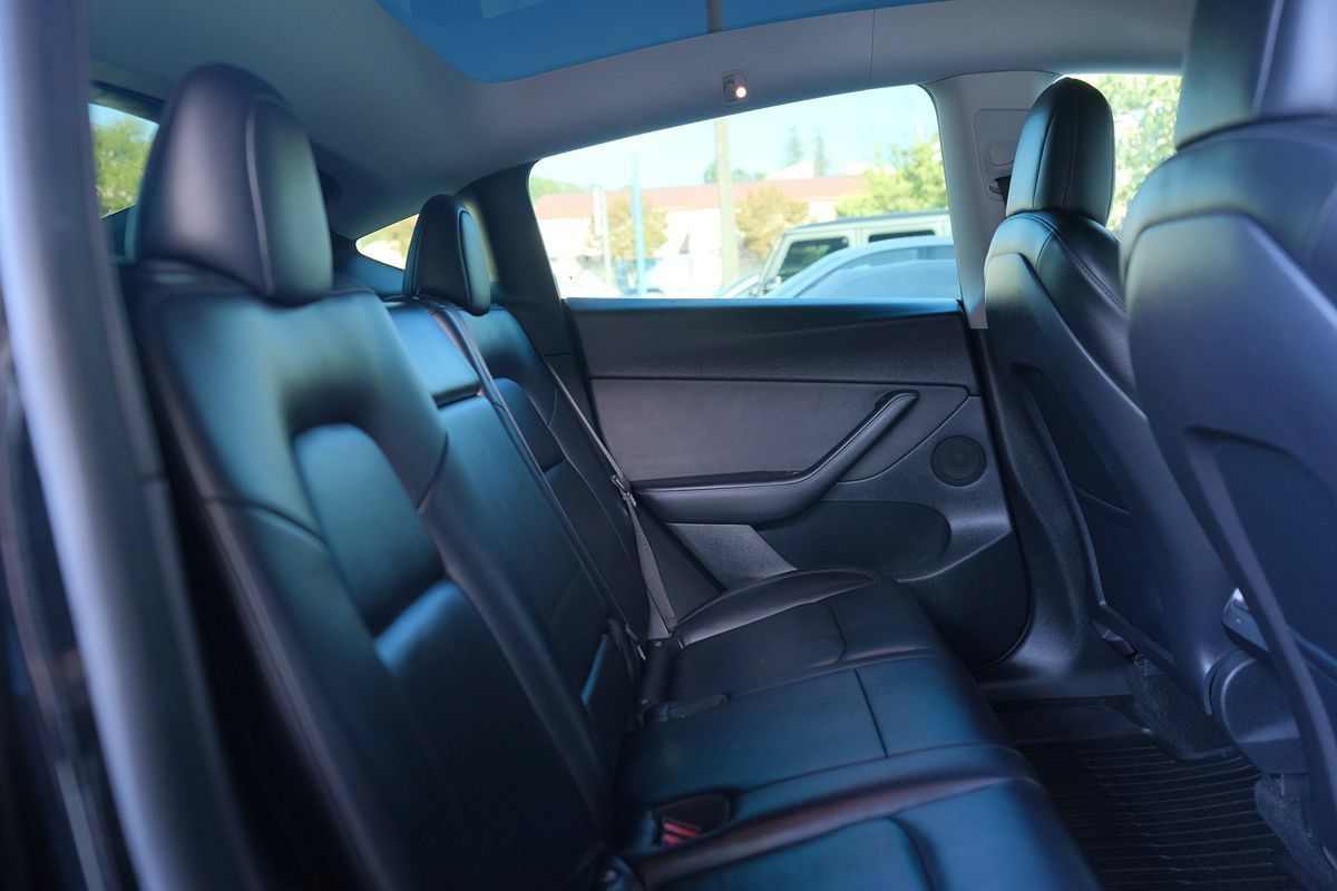 Used 2022 Tesla Model Y Performance AWD/4WD image 30