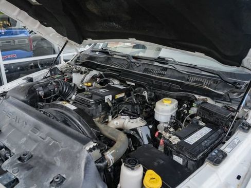 Used 2018 RAM 2500 Tradesman w/ Chrome Appearance Group image 28