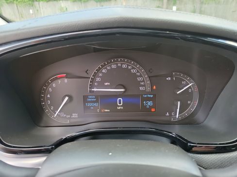 Used 2018 Cadillac XT5 Premium Luxury FWD image 21
