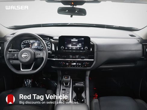 Used 2025 Nissan Pathfinder SV AWD/4WD image 14