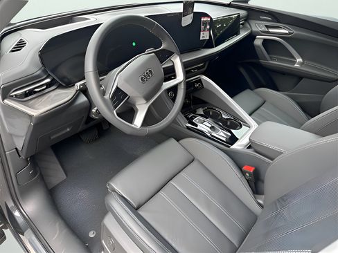 Used 2025 Audi Q5 Premium Plus w/ Premium Plus AWD/4WD image 21