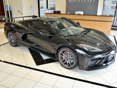 Used 2025 Chevrolet Corvette Stingray Coupe w/ 1LT RWD image 7