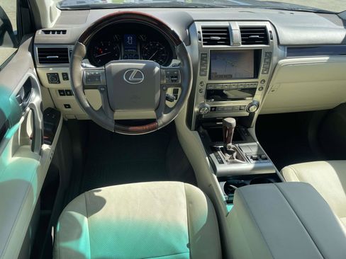 Used 2015 Lexus GX 460 w/ Premium Package AWD/4WD image 9