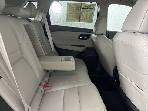 Used 2023 Nissan Rogue SL w/ SL Premium Package image 28