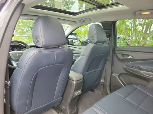 Used 2023 Chevrolet Bolt EUV Premier w/ Sun & Sound Package FWD image 8