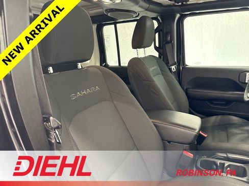 Used 2023 Jeep Wrangler Sahara image 14