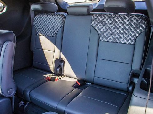 Used 2024 GMC Acadia Denali w/ Super Cruise Package image 24