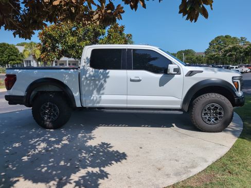 Used 2025 Ford F150 Raptor w/ Equipment Group 803A Raptor R AWD/4WD image 11