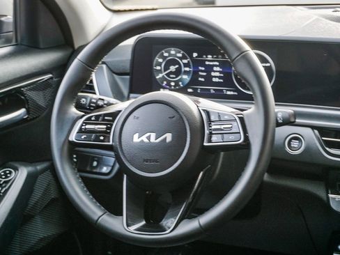 Certified 2024 Kia Seltos EX FWD image 17