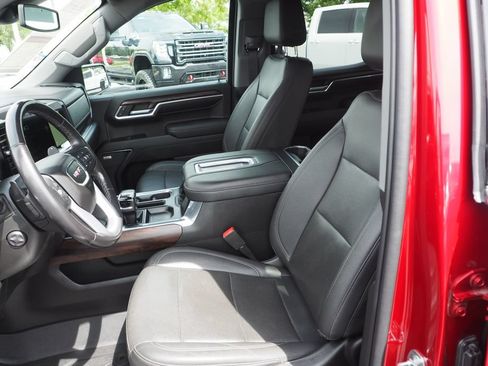 Used 2022 GMC Sierra 1500 SLT w/ SLT Convenience Package AWD/4WD image 13