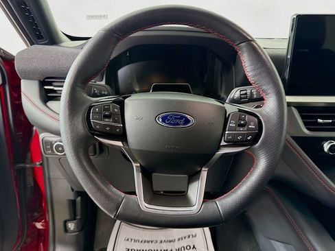 Used 2025 Ford Explorer ST-Line w/ ST-Line Street Pack AWD/4WD image 12