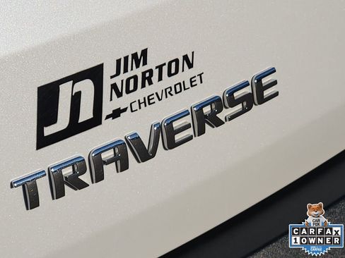 Used 2021 Chevrolet Traverse LT image 15